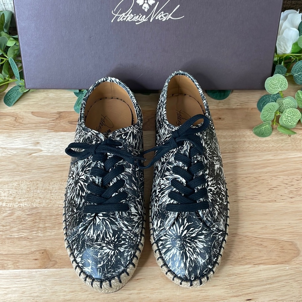 Patricia Nash Black Sunflower Emiliana Leather Sneakers 7M NWT